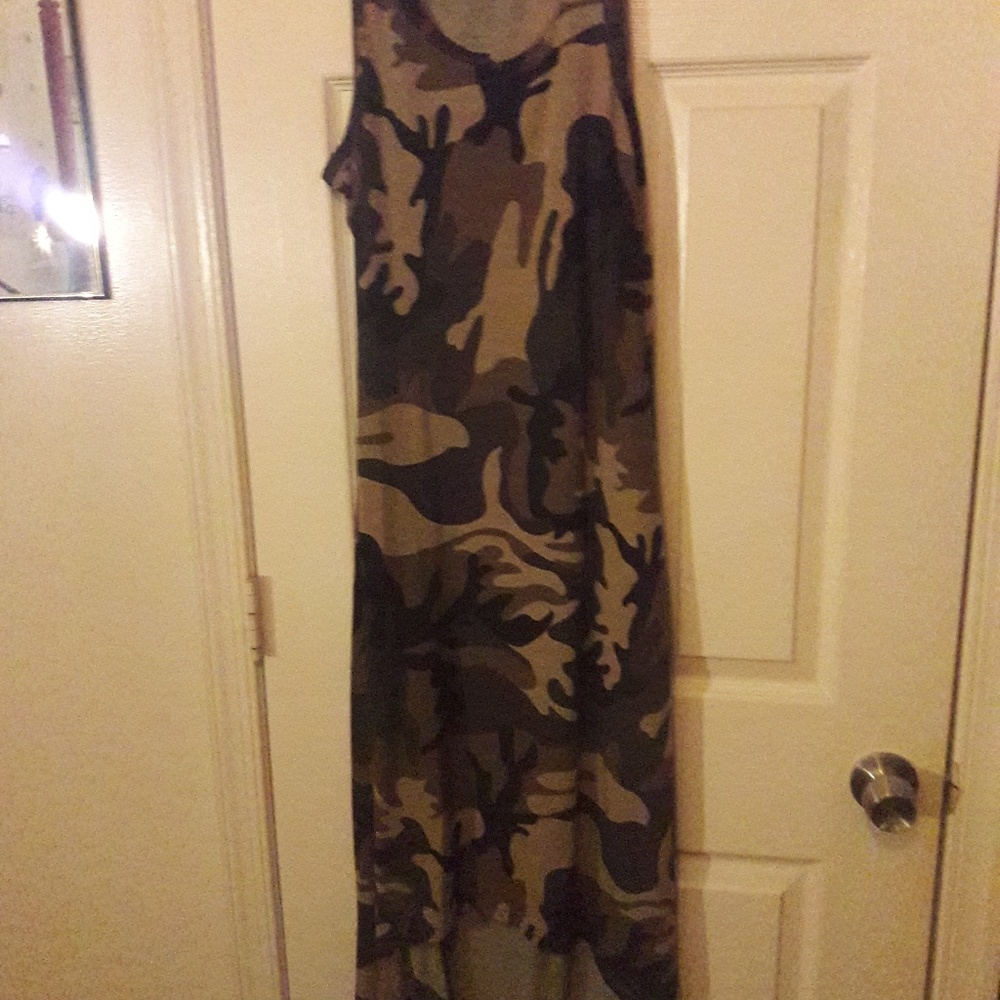 Dress - Picture 3 of 3